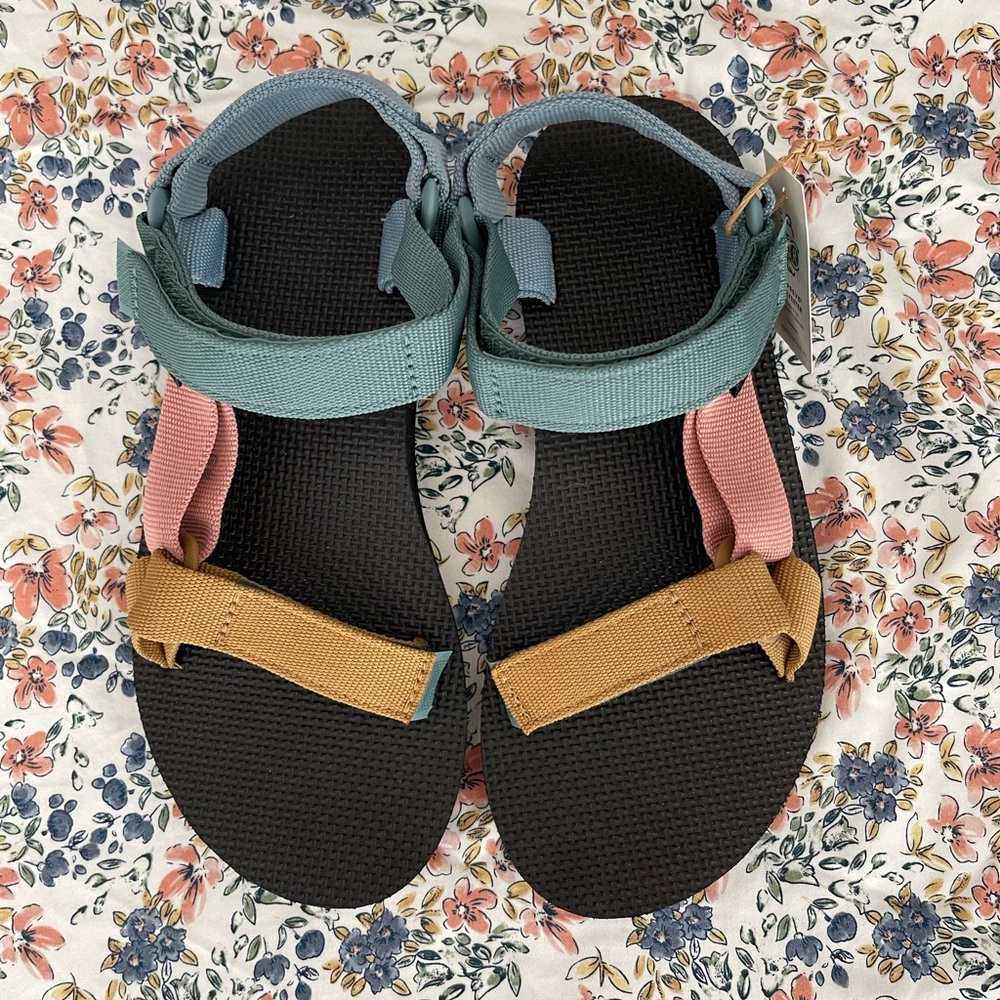Teva Original Universe NWT